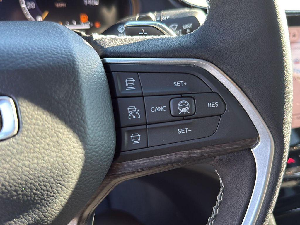 new 2026 Jeep Grand Cherokee car, priced at $46,210