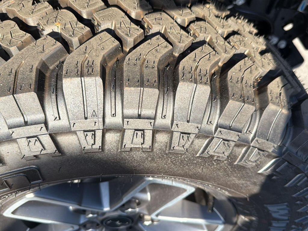 new 2025 Jeep Gladiator car, priced at $52,935