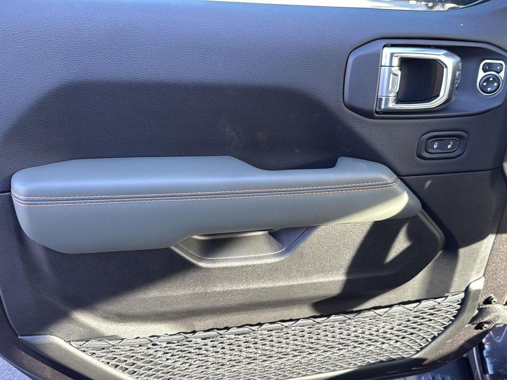 new 2025 Jeep Gladiator car, priced at $52,935