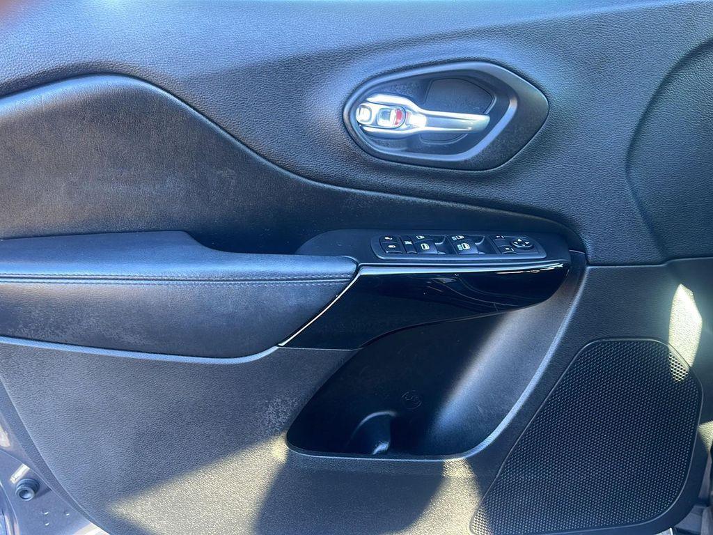 used 2020 Jeep Cherokee car, priced at $17,986