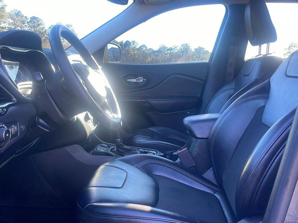 used 2020 Jeep Cherokee car, priced at $17,986