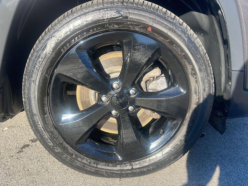 used 2020 Jeep Cherokee car, priced at $17,986