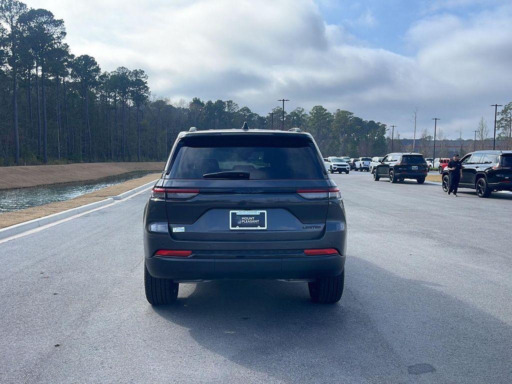 new 2025 Jeep Grand Cherokee car, priced at $39,970