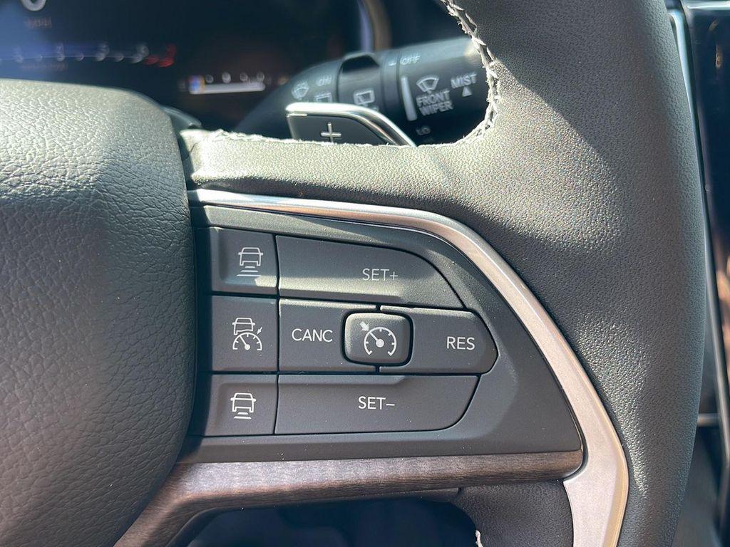 new 2025 Jeep Grand Cherokee car, priced at $39,970