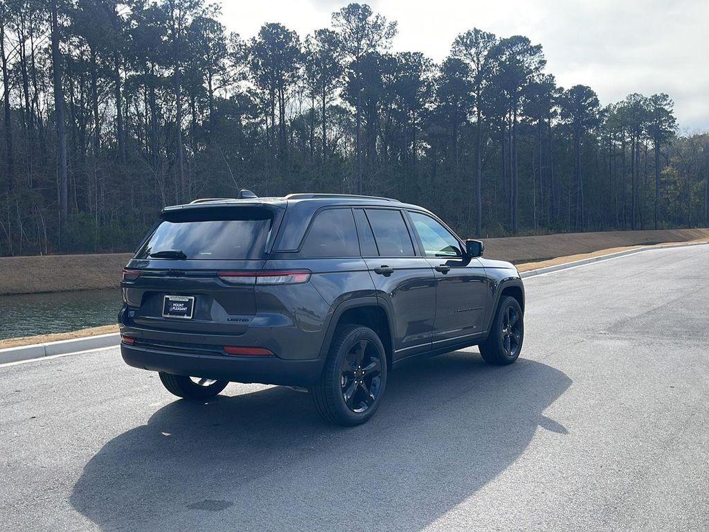 new 2025 Jeep Grand Cherokee car, priced at $39,970