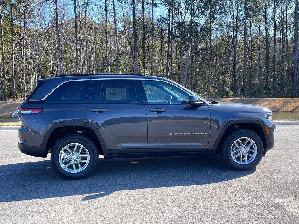 new 2025 Jeep Grand Cherokee car, priced at $32,625