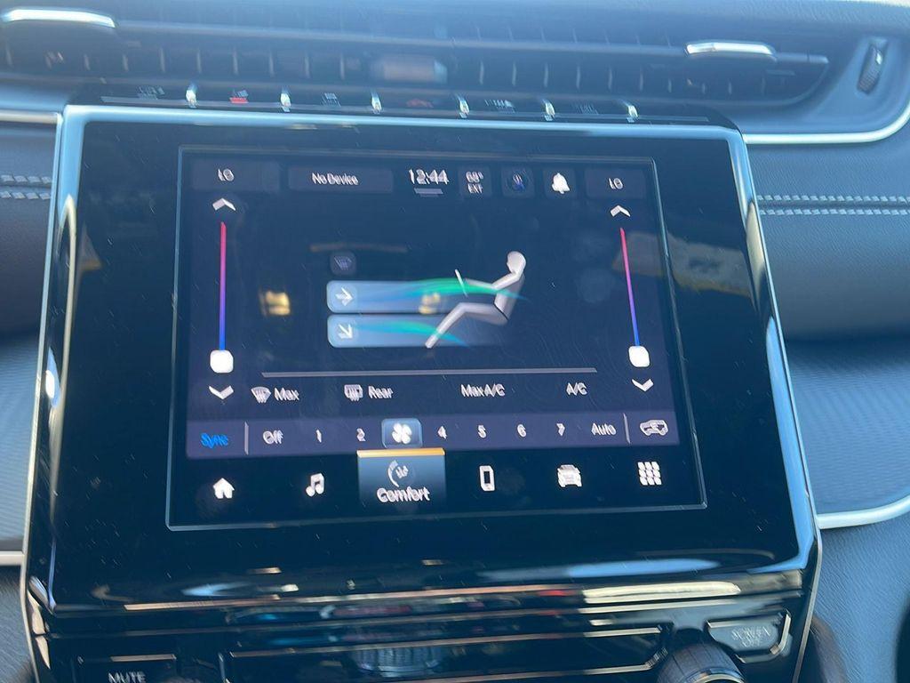 new 2025 Jeep Grand Cherokee car, priced at $32,625