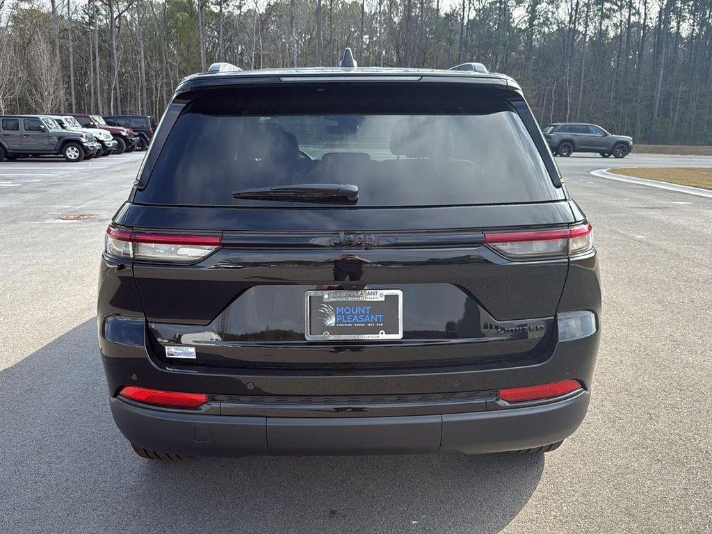 new 2025 Jeep Grand Cherokee car, priced at $39,970