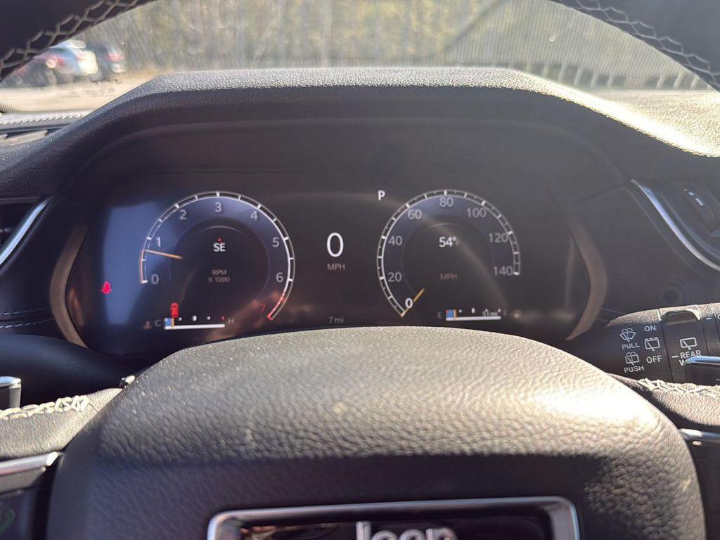 new 2025 Jeep Grand Cherokee car, priced at $32,030