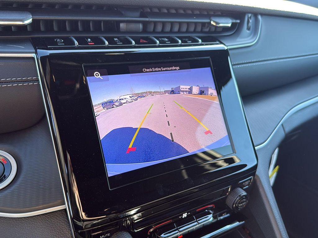 new 2025 Jeep Grand Cherokee car, priced at $32,030