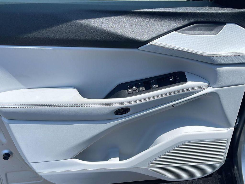 new 2026 Jeep Cherokee car, priced at $37,185