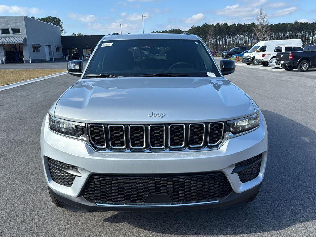 new 2025 Jeep Grand Cherokee car, priced at $32,625