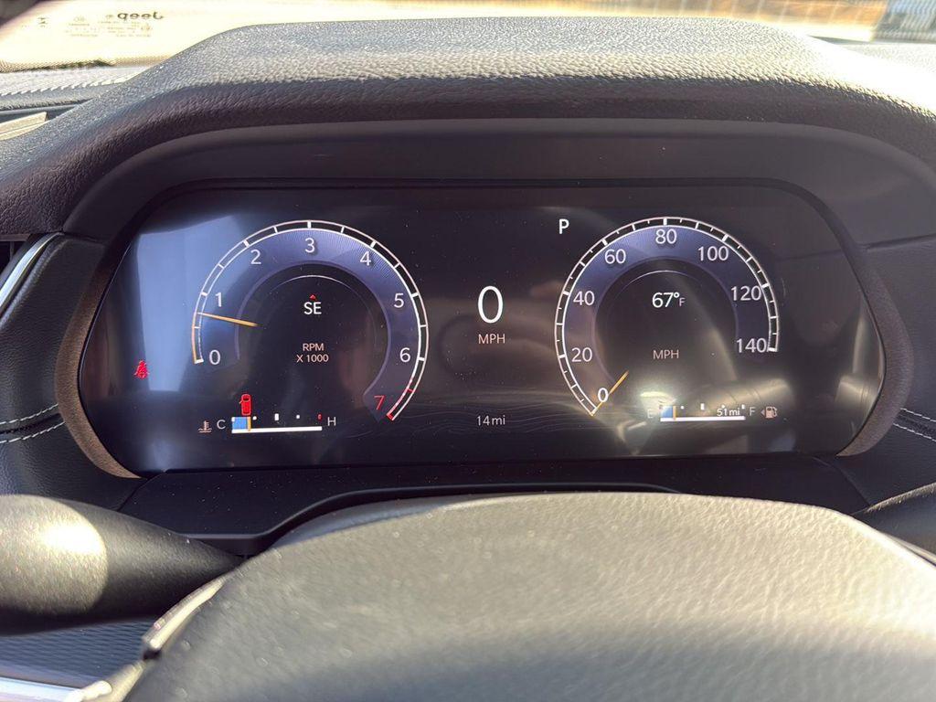 new 2025 Jeep Grand Cherokee car, priced at $32,625