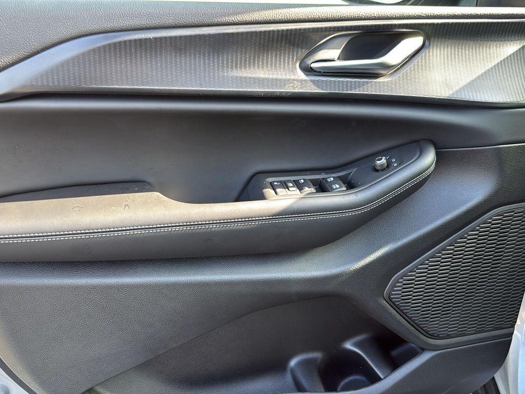 new 2025 Jeep Grand Cherokee car, priced at $32,625