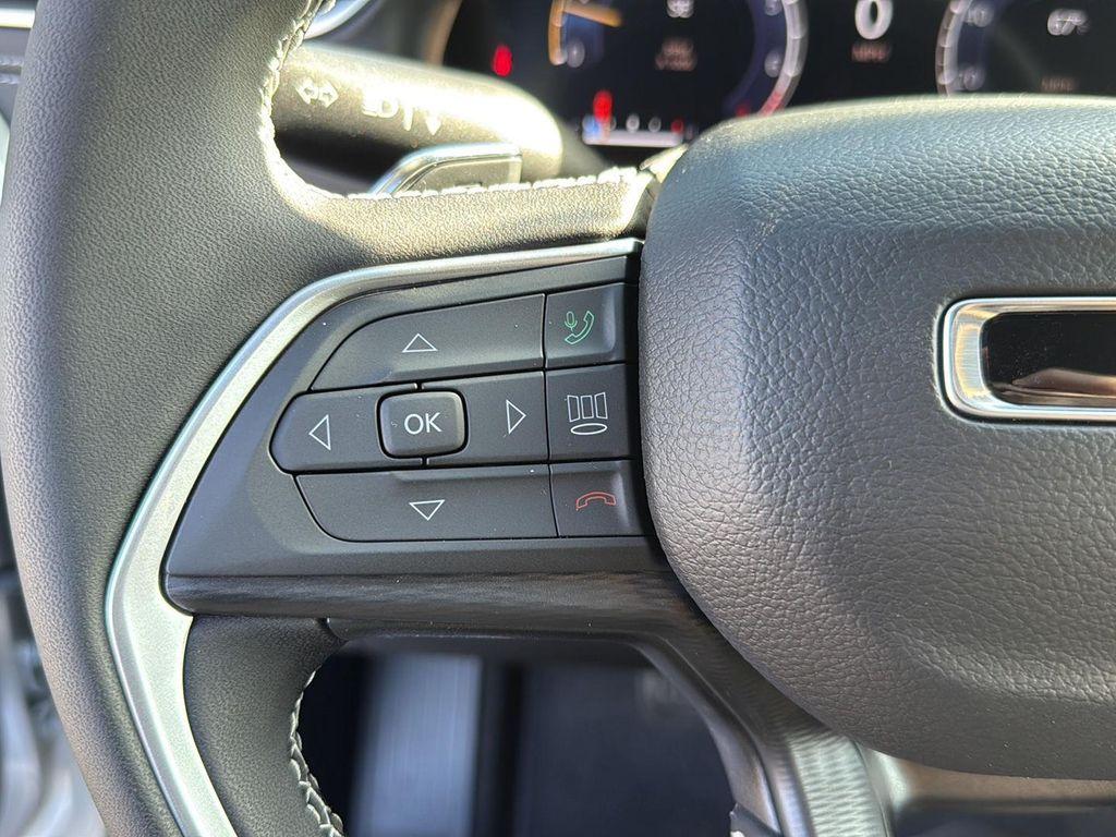 new 2025 Jeep Grand Cherokee car, priced at $32,625