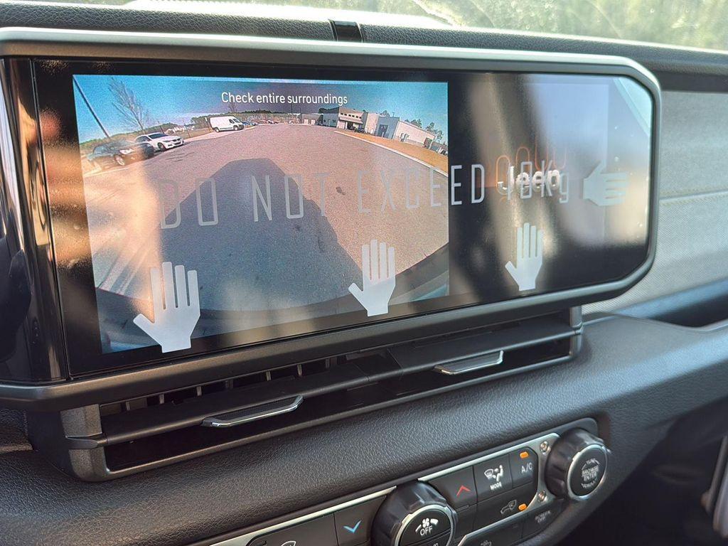 new 2025 Jeep Wrangler car, priced at $37,585