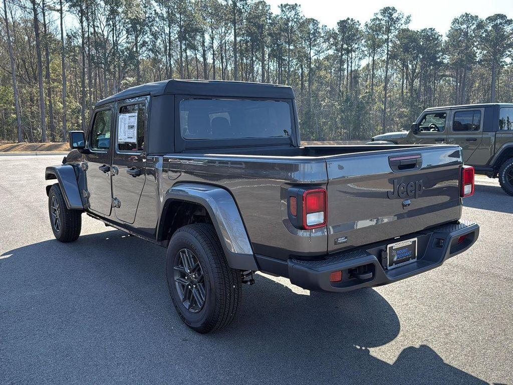 new 2025 Jeep Gladiator car, priced at $39,360