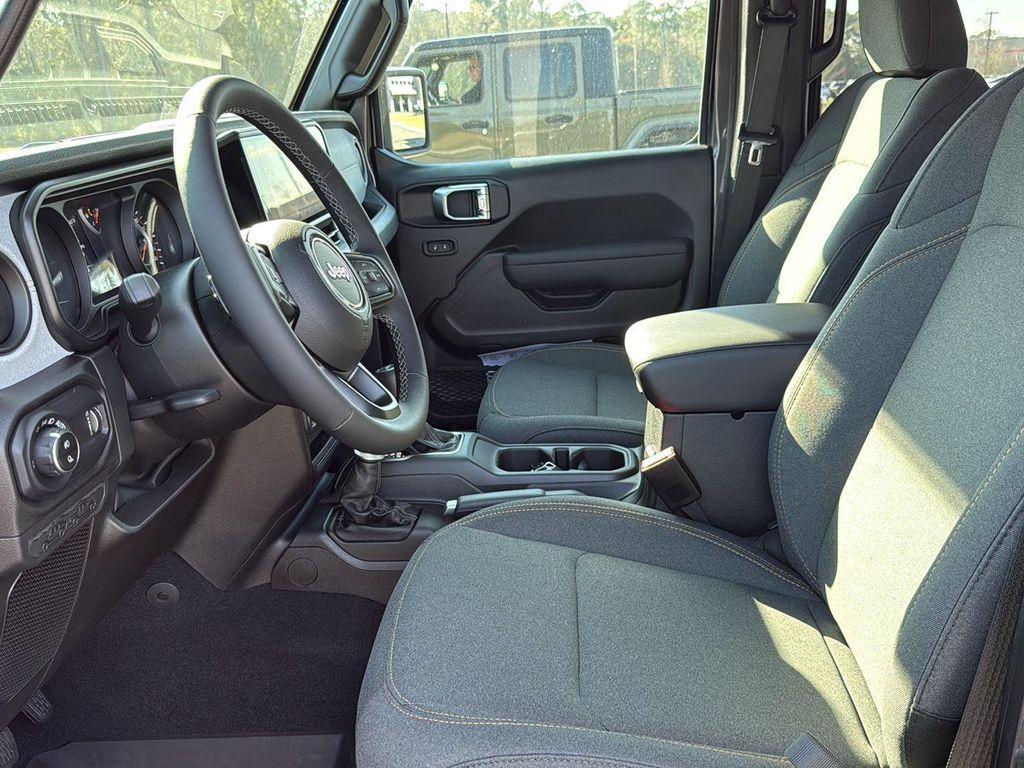 new 2025 Jeep Gladiator car, priced at $39,360