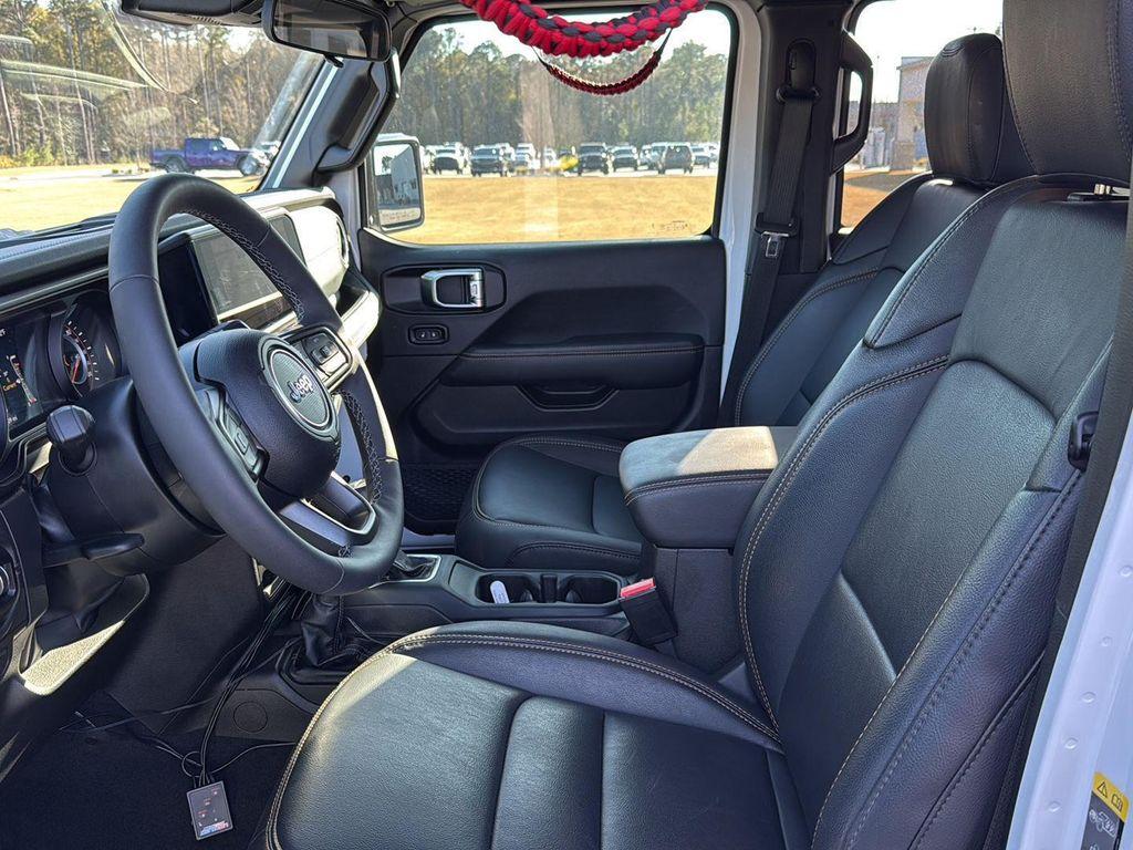 used 2025 Jeep Gladiator car, priced at $40,998