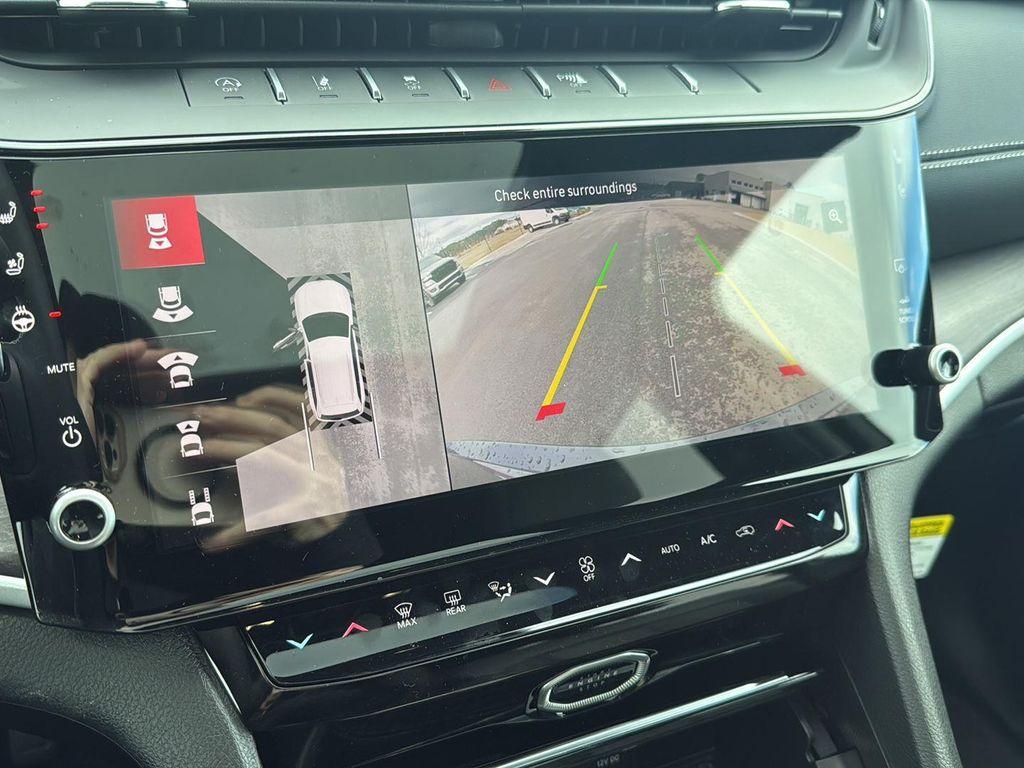 new 2026 Jeep Grand Cherokee car, priced at $53,305