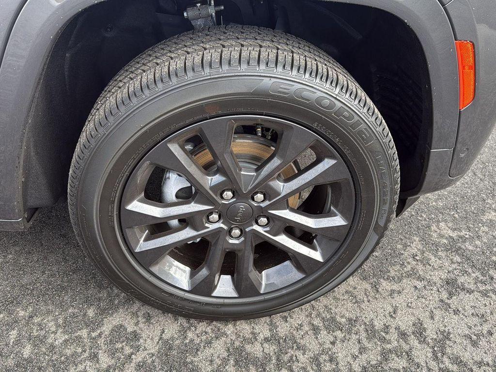 new 2026 Jeep Grand Cherokee car, priced at $53,305