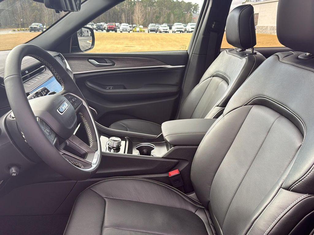 new 2026 Jeep Grand Cherokee car, priced at $53,305