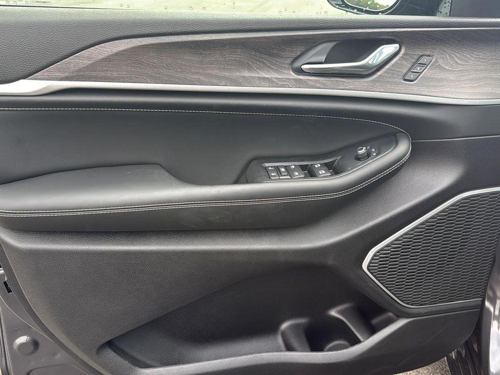 new 2026 Jeep Grand Cherokee car, priced at $53,305