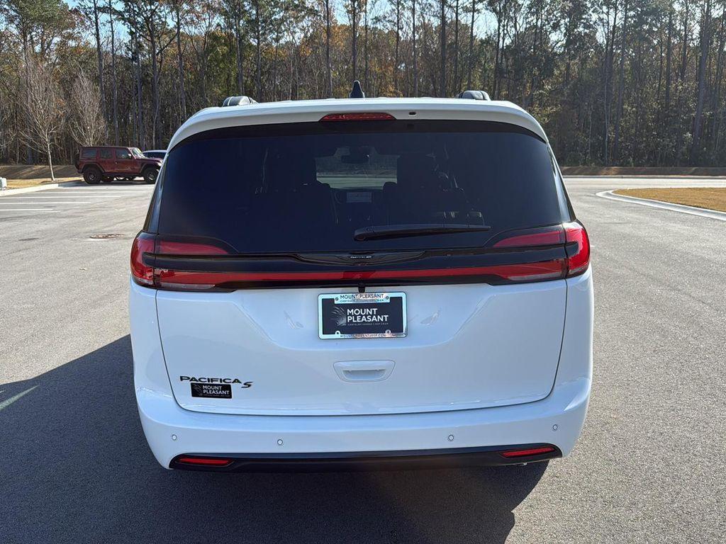 new 2026 Chrysler Pacifica car, priced at $46,155