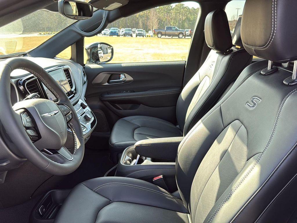 new 2026 Chrysler Pacifica car, priced at $46,155