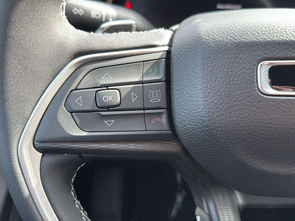 new 2025 Jeep Grand Cherokee car, priced at $32,625