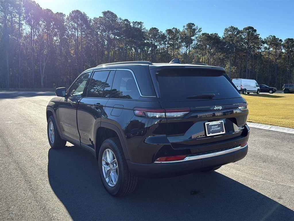 new 2025 Jeep Grand Cherokee car, priced at $32,625
