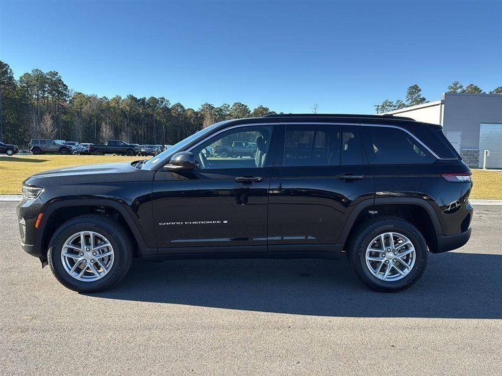 new 2025 Jeep Grand Cherokee car, priced at $32,625