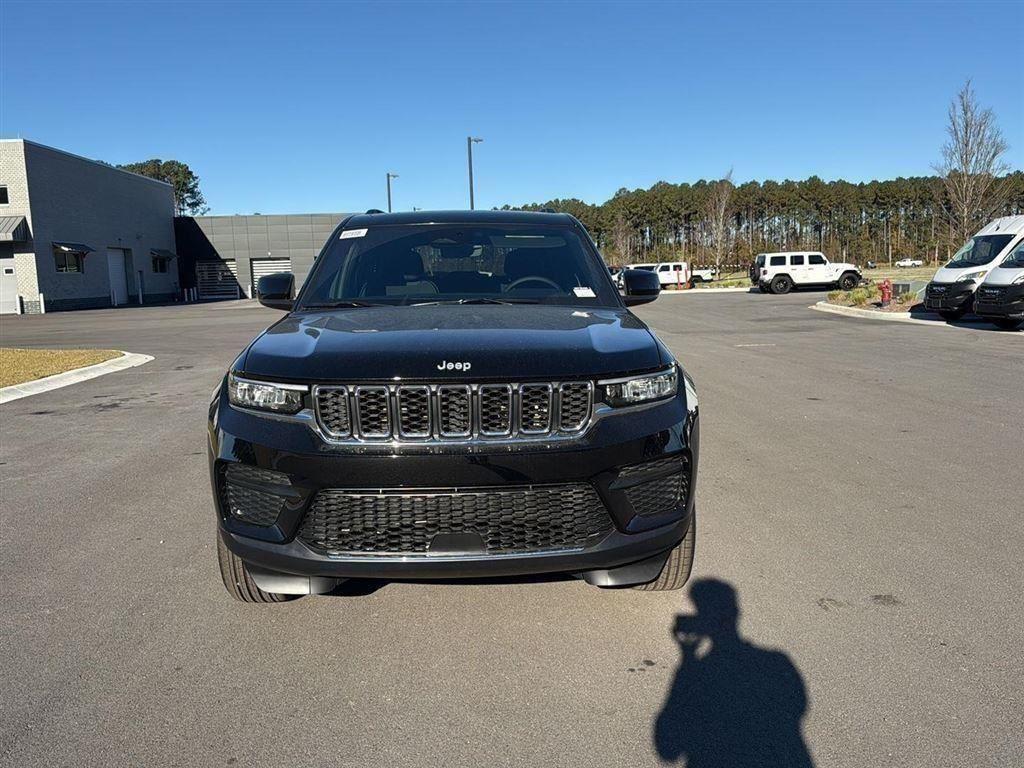 new 2025 Jeep Grand Cherokee car, priced at $32,625