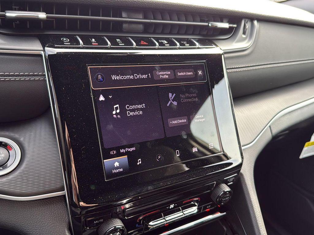 new 2025 Jeep Grand Cherokee car, priced at $32,625