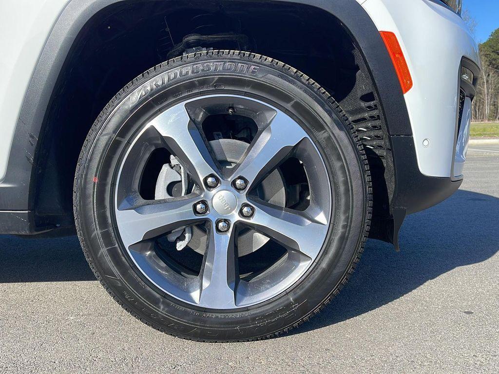 new 2026 Jeep Grand Cherokee car, priced at $49,596