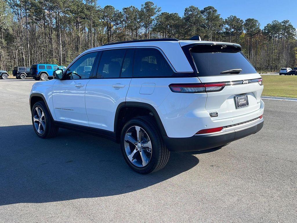 new 2026 Jeep Grand Cherokee car, priced at $49,596