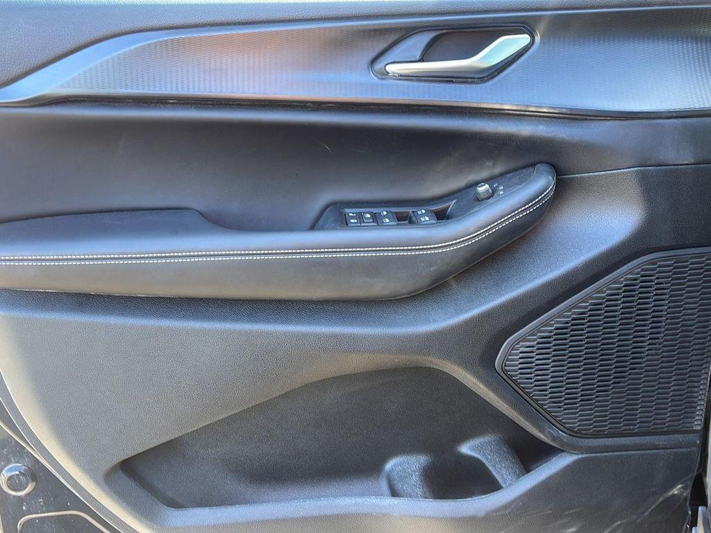 used 2025 Jeep Grand Cherokee L car, priced at $35,950