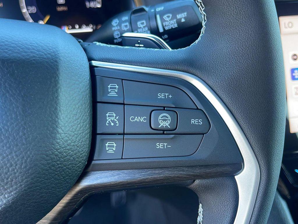 new 2026 Jeep Grand Cherokee car, priced at $40,602
