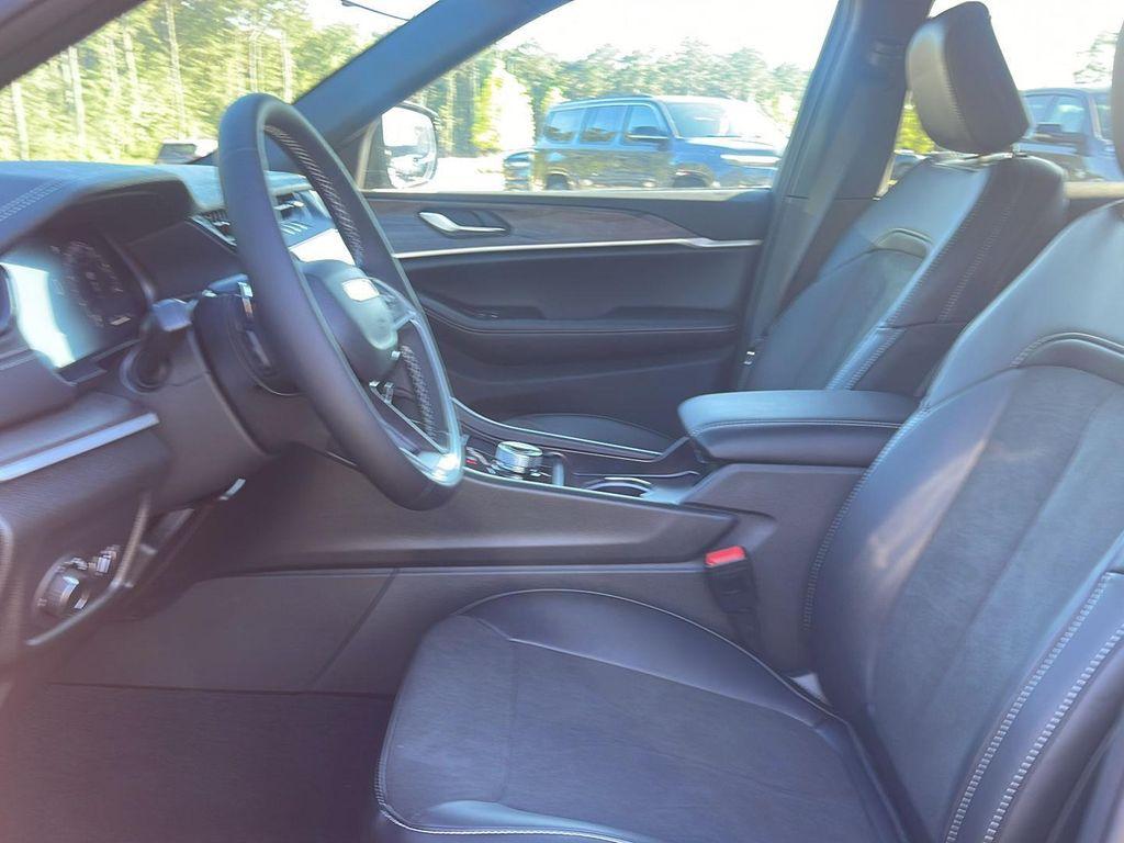new 2026 Jeep Grand Cherokee car, priced at $40,602