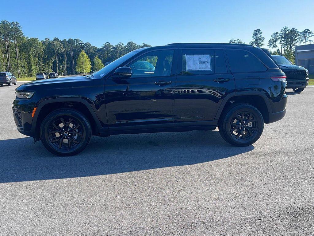new 2026 Jeep Grand Cherokee car, priced at $40,602