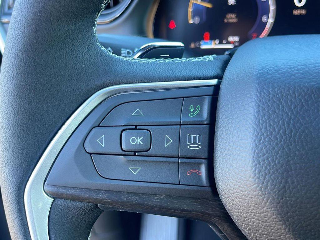 new 2026 Jeep Grand Cherokee car, priced at $40,602