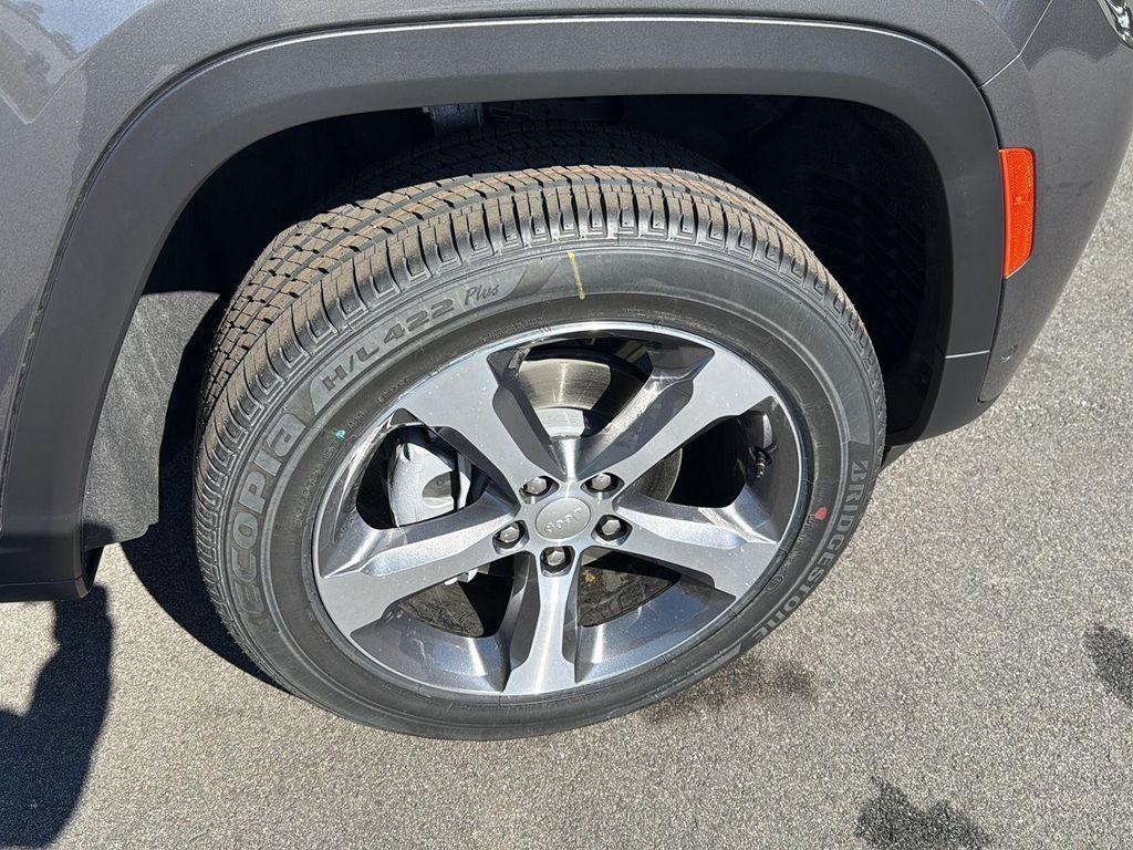 new 2026 Jeep Grand Cherokee car, priced at $48,730