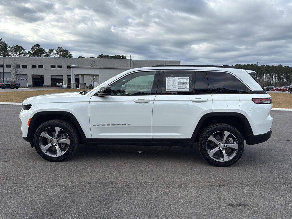 new 2026 Jeep Grand Cherokee car, priced at $48,135