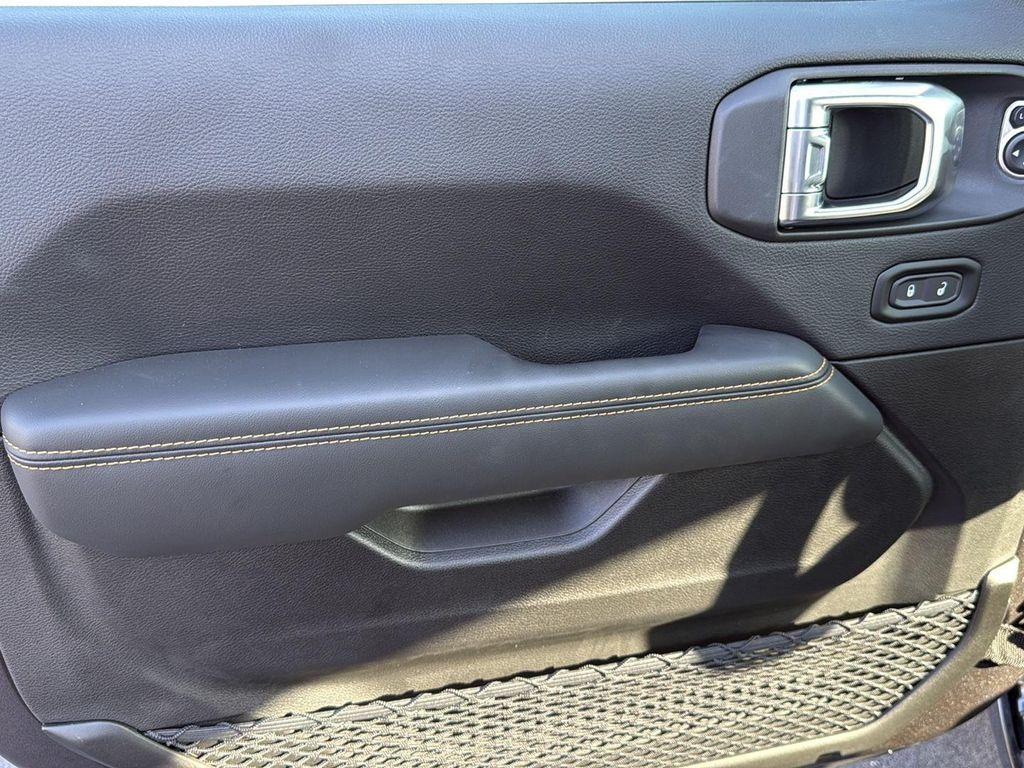 new 2025 Jeep Wrangler car, priced at $46,120