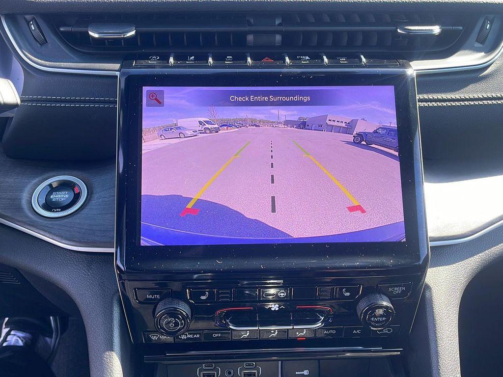 new 2025 Jeep Grand Cherokee car, priced at $37,245