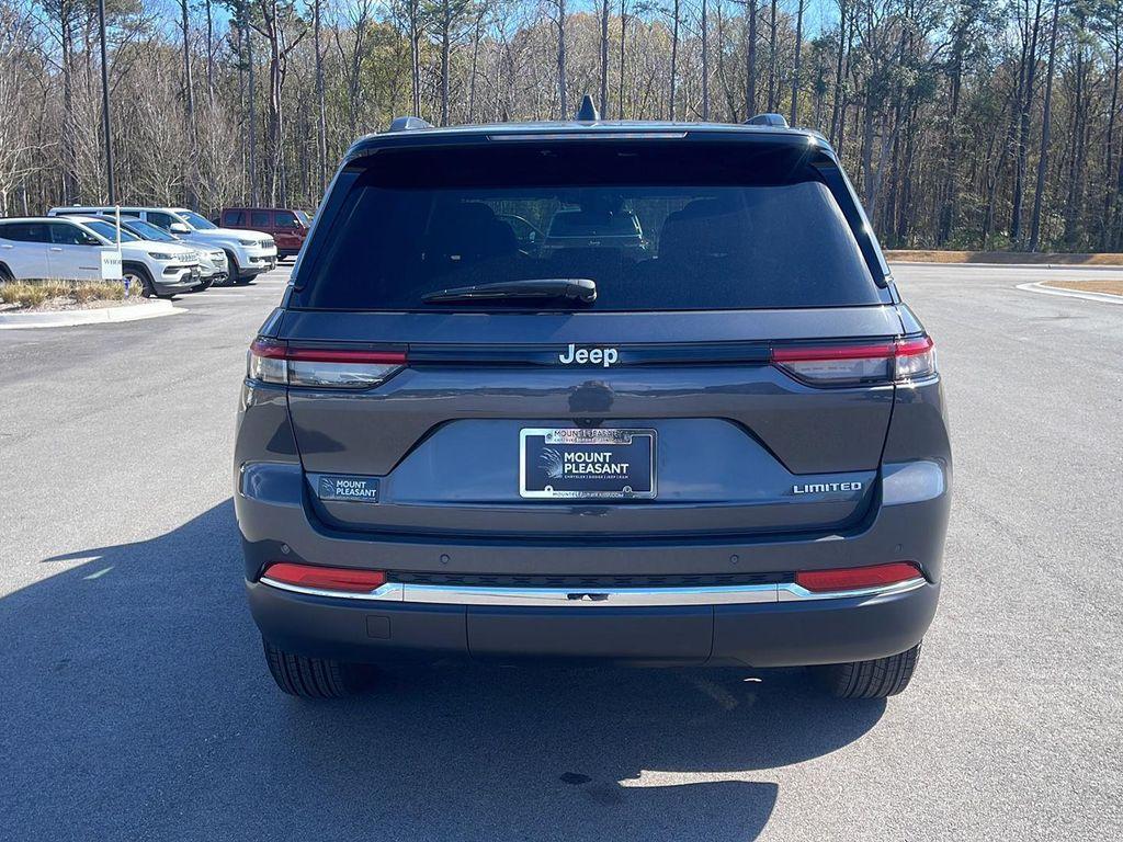 new 2025 Jeep Grand Cherokee car, priced at $37,245