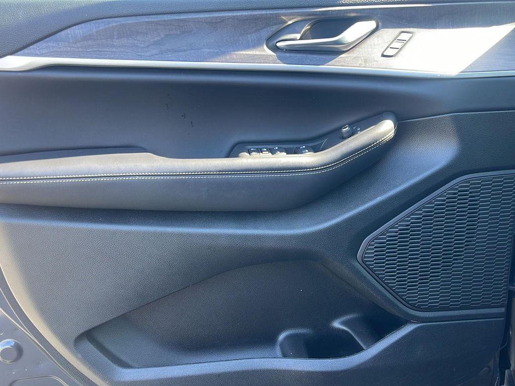 new 2025 Jeep Grand Cherokee car, priced at $37,245