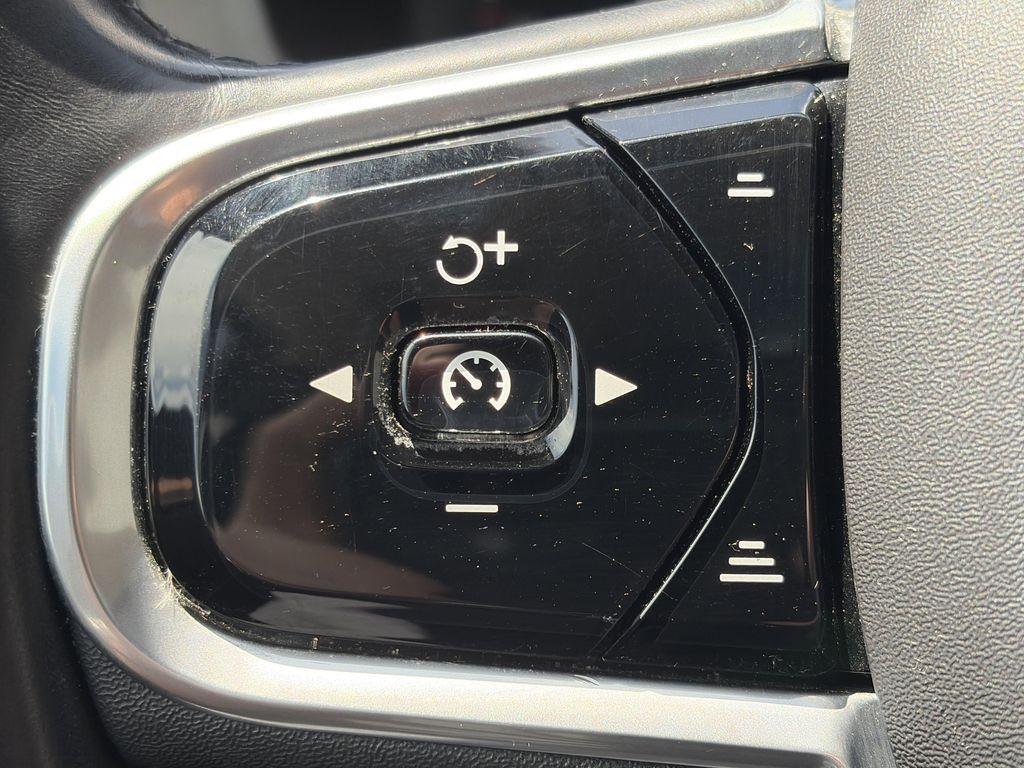 used 2018 Volvo XC60 car, priced at $21,294