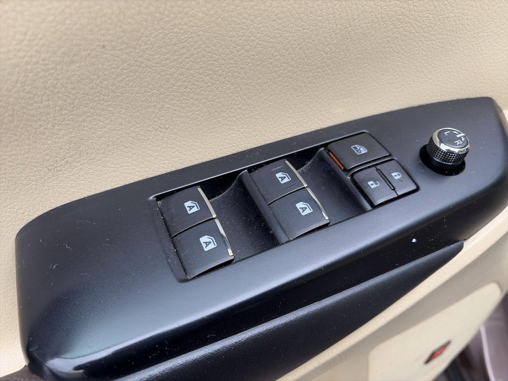 used 2019 Toyota Highlander car, priced at $27,220