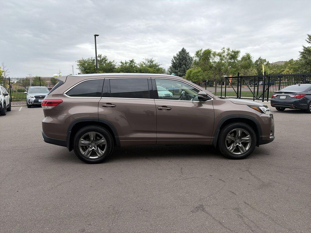 used 2019 Toyota Highlander car, priced at $27,220